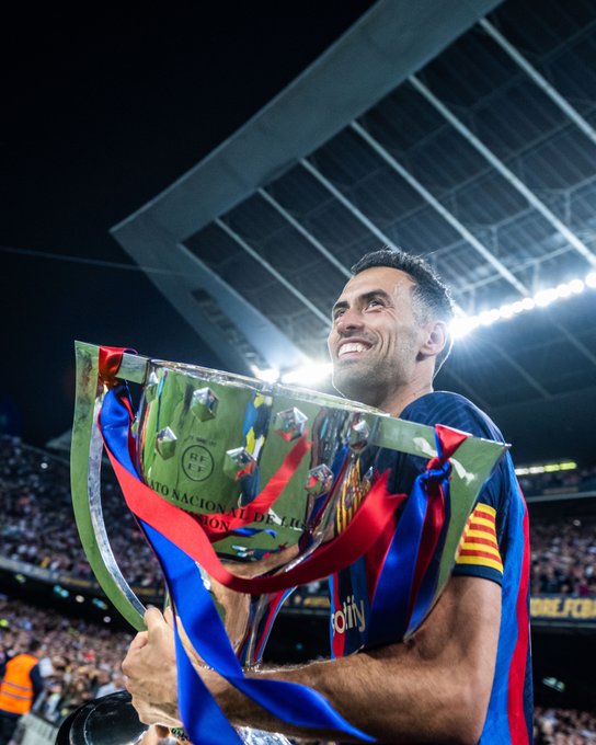 Le Club de ta vie. 
Légende de notre Club.
Merci pour ton football, Sergio Busquets 🩵❤