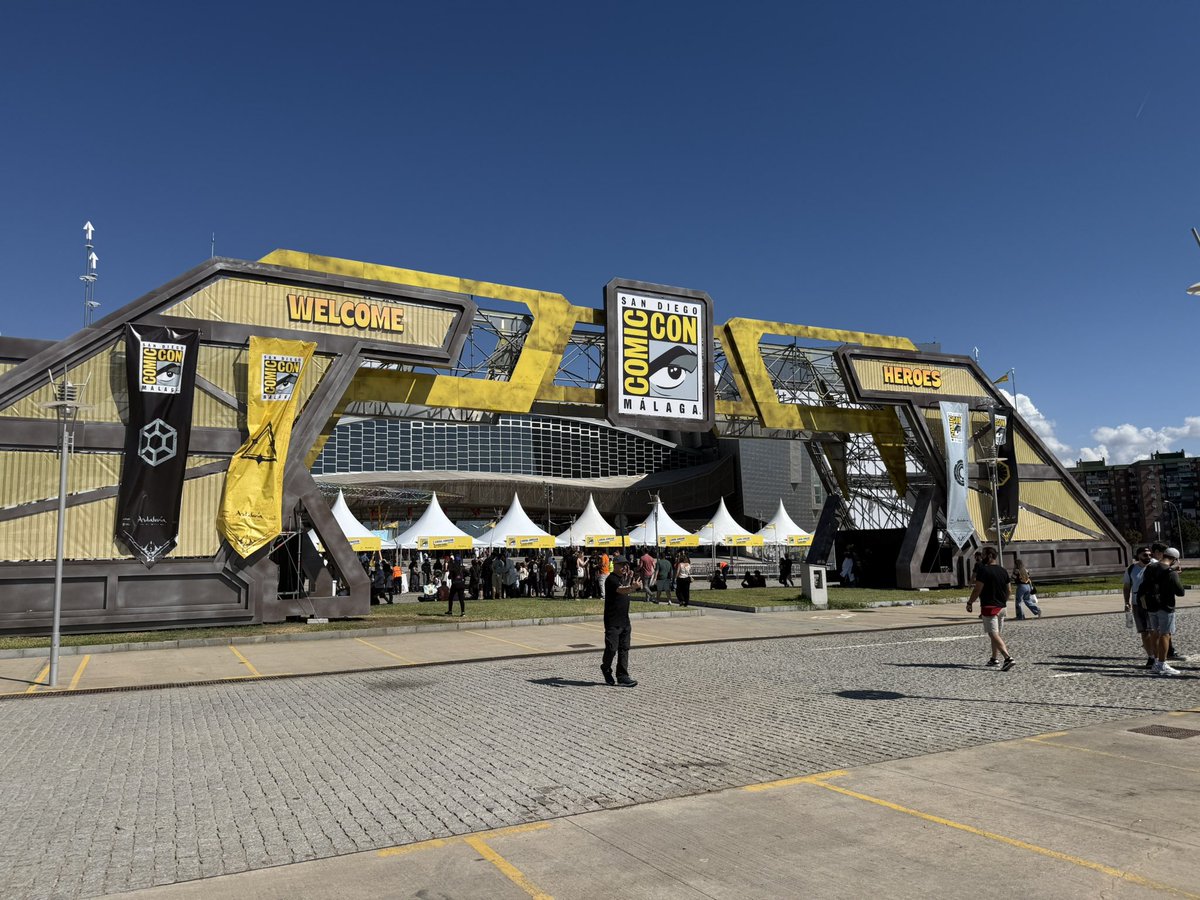 devicat_'s tweet image. Hoy estamos en la #ComicConMalaga conectando con estudios, creadorxs  y jugadorxs en el espacio dedicado a los videojuegos. ¡Qué gusto ver tanto talento reunido! 💥 #DeviCAT #GameDev