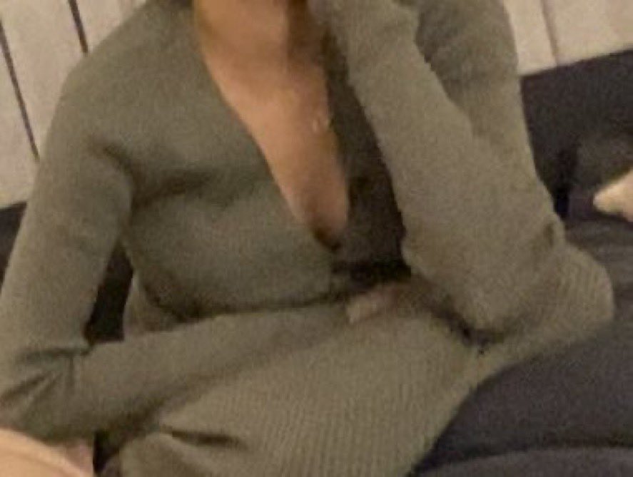 اخته الهنوف رافعه له قرونه ويبي يفضحها عاهره بعمر 19