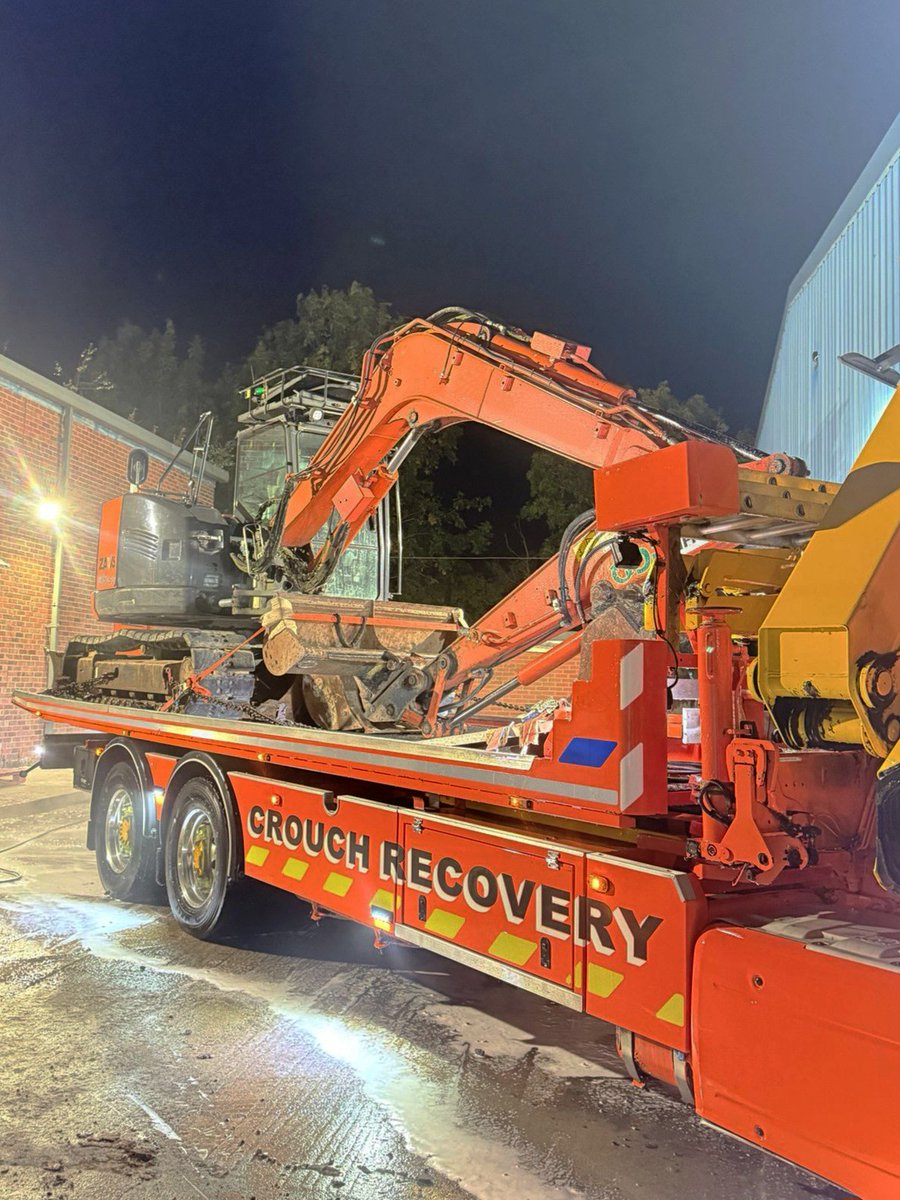 CrouchRecovery's tweet image. We&apos;re diggin&apos; this movement! 😁

#Excavator #Slidebed #CrouchRecovery