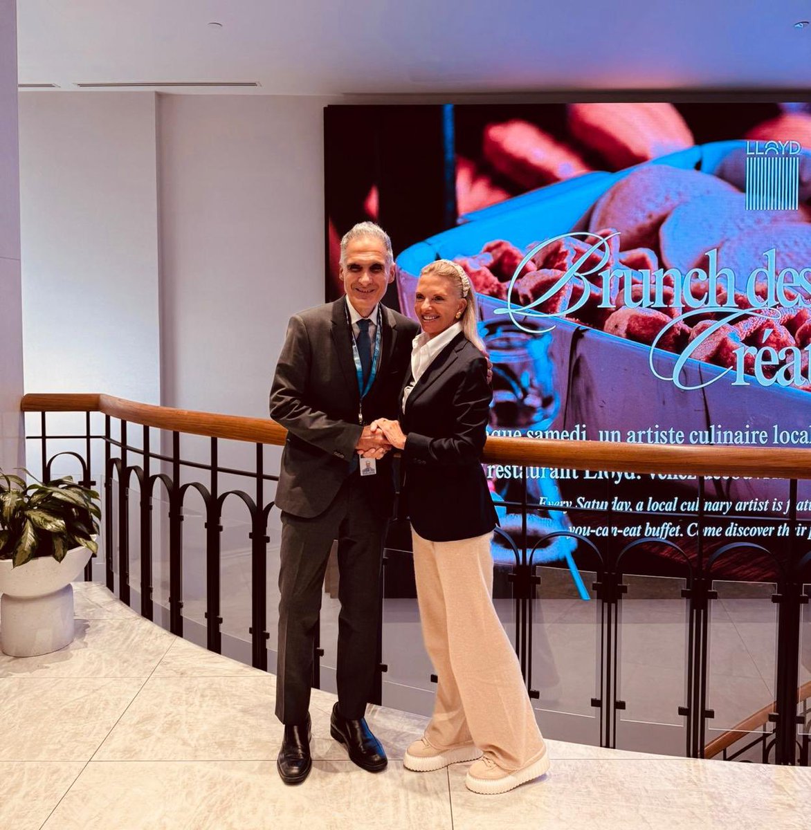 ▫️Στο πλαίσιο της αποστολής μας στο Μόντρεαλ του Καναδά είχα τη χαρά και την τιμή να συναντήσω τον Έλληνα Πρέσβη - Μόνιμο Αντιπρόσωπο της πατρίδας μας στον Διεθνή Οργανισμό Πολιτικής Αεροπορίας (ICAO) κ. <a href="/azemopoulos/">Dimitris Azemopoulos</a> . Οι εμπεριστατωμένες γνώσεις και η σημαντική εμπειρία του, θα