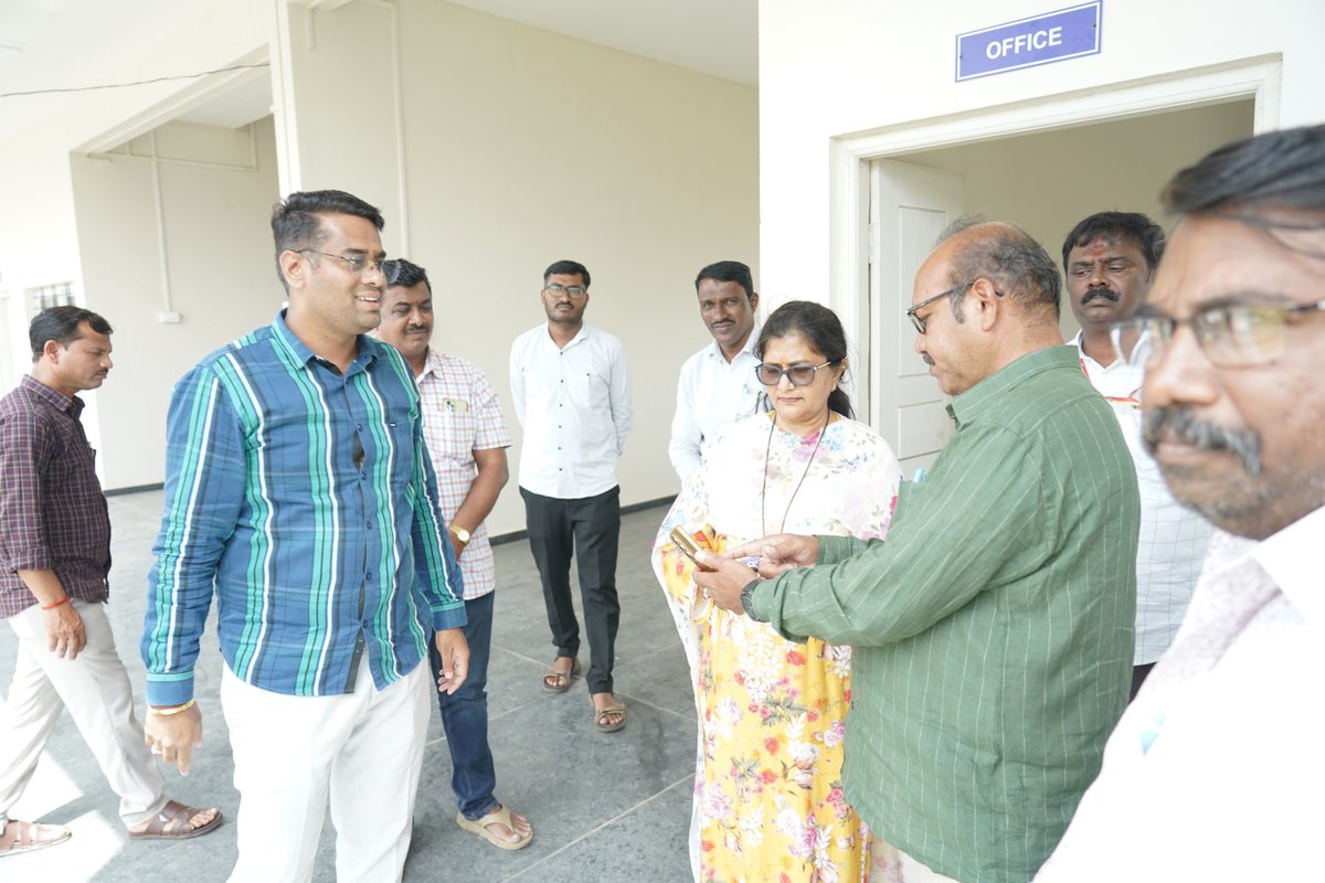 ShashikalaJolle's tweet image. ನಿಪ್ಪಾಣಿ ನಗರದಲ್ಲಿ 2 ಕೋಟಿ 83 ಲಕ್ಷ ರೂ. ಮೊತ್ತದಲ್ಲಿ ಸರ್ಕಾರಿ ಕೈಗಾರಿಕಾ ತರಬೇತಿ ಕೇಂದ್ರದ (ITI) ನಿರ್ಮಾಣ ಕಾಮಗಾರಿ ಪೂರ್ಣಗೊಂಡಿದ್ದು ಶೀಘ್ರದಲ್ಲಿ ಉದ್ಘಾಟನೆ ನೆರವೇರಿಸಿ,ವಿದ್ಯಾರ್ಥಿಗಳಿಗೆ ಅನುಕೂಲ ಮಾಡಿಕೊಡಲಾಗುವುದು.
#Iti #nipani #nipanimla