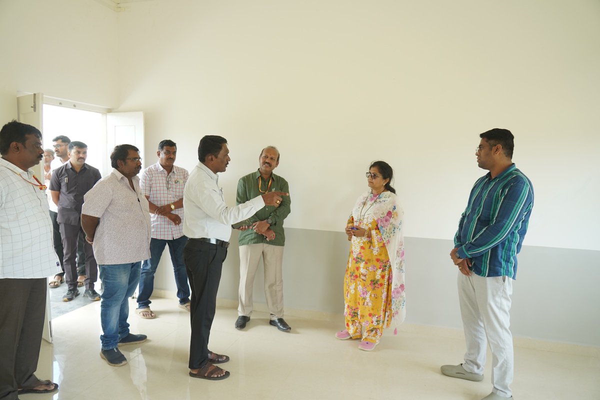 ShashikalaJolle's tweet image. ನಿಪ್ಪಾಣಿ ನಗರದಲ್ಲಿ 2 ಕೋಟಿ 83 ಲಕ್ಷ ರೂ. ಮೊತ್ತದಲ್ಲಿ ಸರ್ಕಾರಿ ಕೈಗಾರಿಕಾ ತರಬೇತಿ ಕೇಂದ್ರದ (ITI) ನಿರ್ಮಾಣ ಕಾಮಗಾರಿ ಪೂರ್ಣಗೊಂಡಿದ್ದು ಶೀಘ್ರದಲ್ಲಿ ಉದ್ಘಾಟನೆ ನೆರವೇರಿಸಿ,ವಿದ್ಯಾರ್ಥಿಗಳಿಗೆ ಅನುಕೂಲ ಮಾಡಿಕೊಡಲಾಗುವುದು.
#Iti #nipani #nipanimla