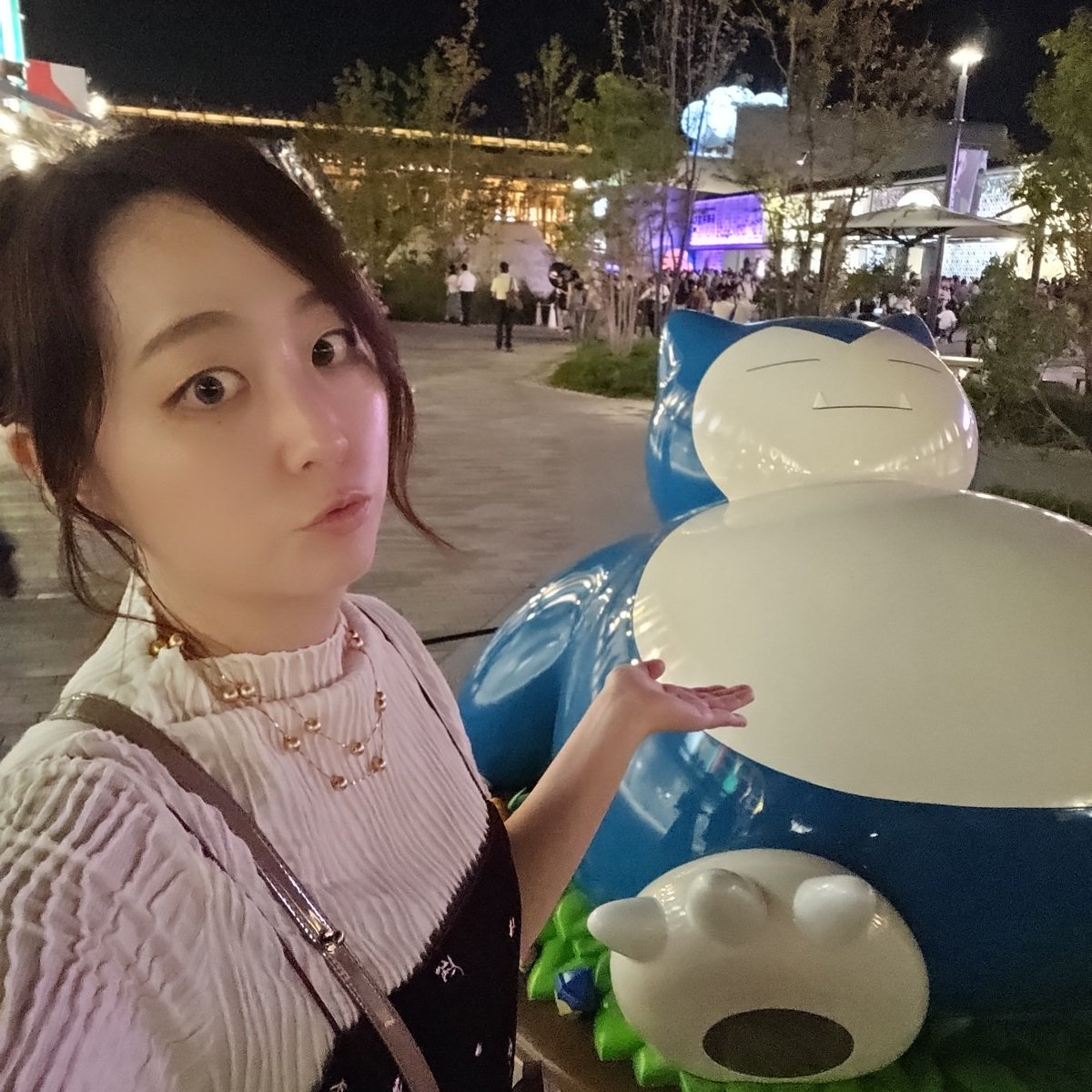 大阪関西万博に行ってきました💃✨
ぶらぶらするだけできっと楽しいと思い、予約は全くせずに行きましたが楽しかったです🥰
お散歩が気持ちいい季節で嬉しい🎶
大屋根リングも予想通り圧巻で、ビールも美味しいし、カビゴンとも2ショット撮れて、嬉しい😆
人生初万博、最高な１日でした(*´▽｀)❣️