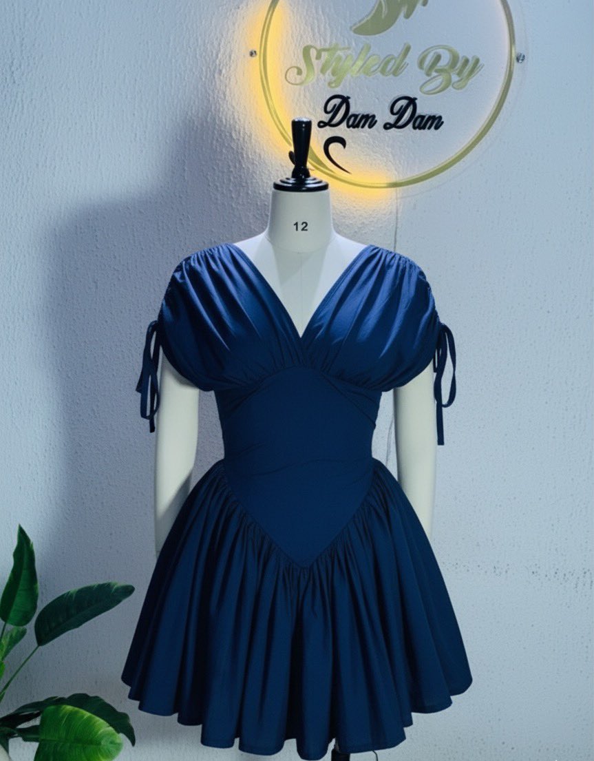 dam_____dam's tweet image. Quote this piece with any blue item you have in stock! 🤭💙