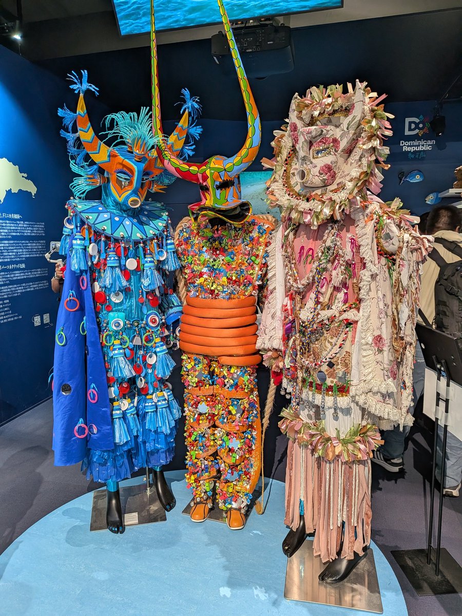 やっと中に入れた(建物)