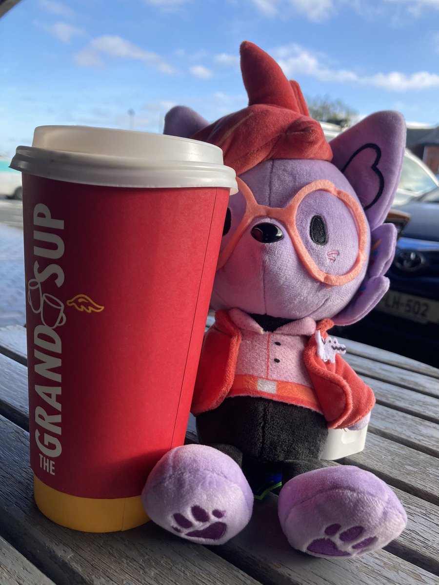 The little <a href="/andre_moraph/">✨André moraph✨</a> is having coffee ☕️