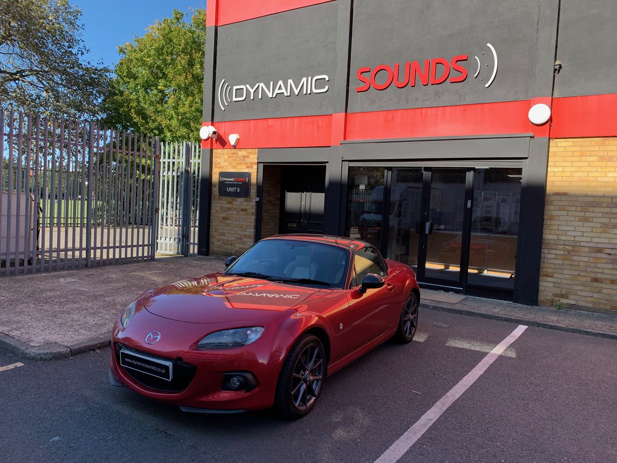 dynamic_audio's tweet image. We’ve just transformed a Mazda MX-5 2014 model with the latest tech upgrade. The Kenwood DMX7722DABS Wireless CarPlay Stereo, installed seamlessly using the FKIT-MAZDA-17 fitting kit.

@Mazda_UK @Kenwood_UK