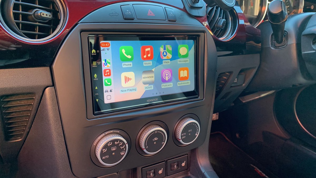 dynamic_audio's tweet image. We’ve just transformed a Mazda MX-5 2014 model with the latest tech upgrade. The Kenwood DMX7722DABS Wireless CarPlay Stereo, installed seamlessly using the FKIT-MAZDA-17 fitting kit.

@Mazda_UK @Kenwood_UK