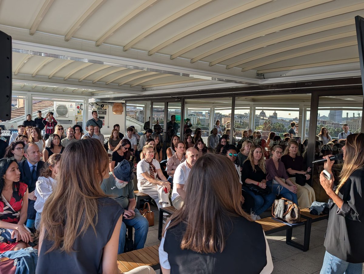 TechBarcelona's tweet image. Amb l&apos;afterwork d&apos;ahir s&apos;acaben els TechBcn4Women Days 2025 després d&apos;un mes ple d&apos;activitats on la dona n&apos;ha estat l&apos;eix central. 

Moltes gràcies a totes i tots, i a @i2CAT, per fer de setembre una immillorable tornada. Molt a gust, després de l&apos;agost!

Seguim!…