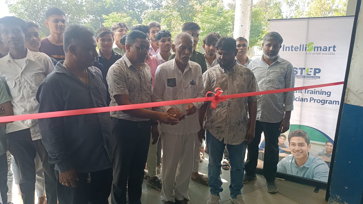 Intelli_Smart's tweet image. IntelliSmart Infra's Student Training in Electrician Program (STEP) at ITI Fagvel, Kheda, successfully trained over 50 students in essential, hands-on skills and safety practices for the modern energy sector.This initiative was inaugurated by Fagvel Sarpanch Shri Budhabhai…