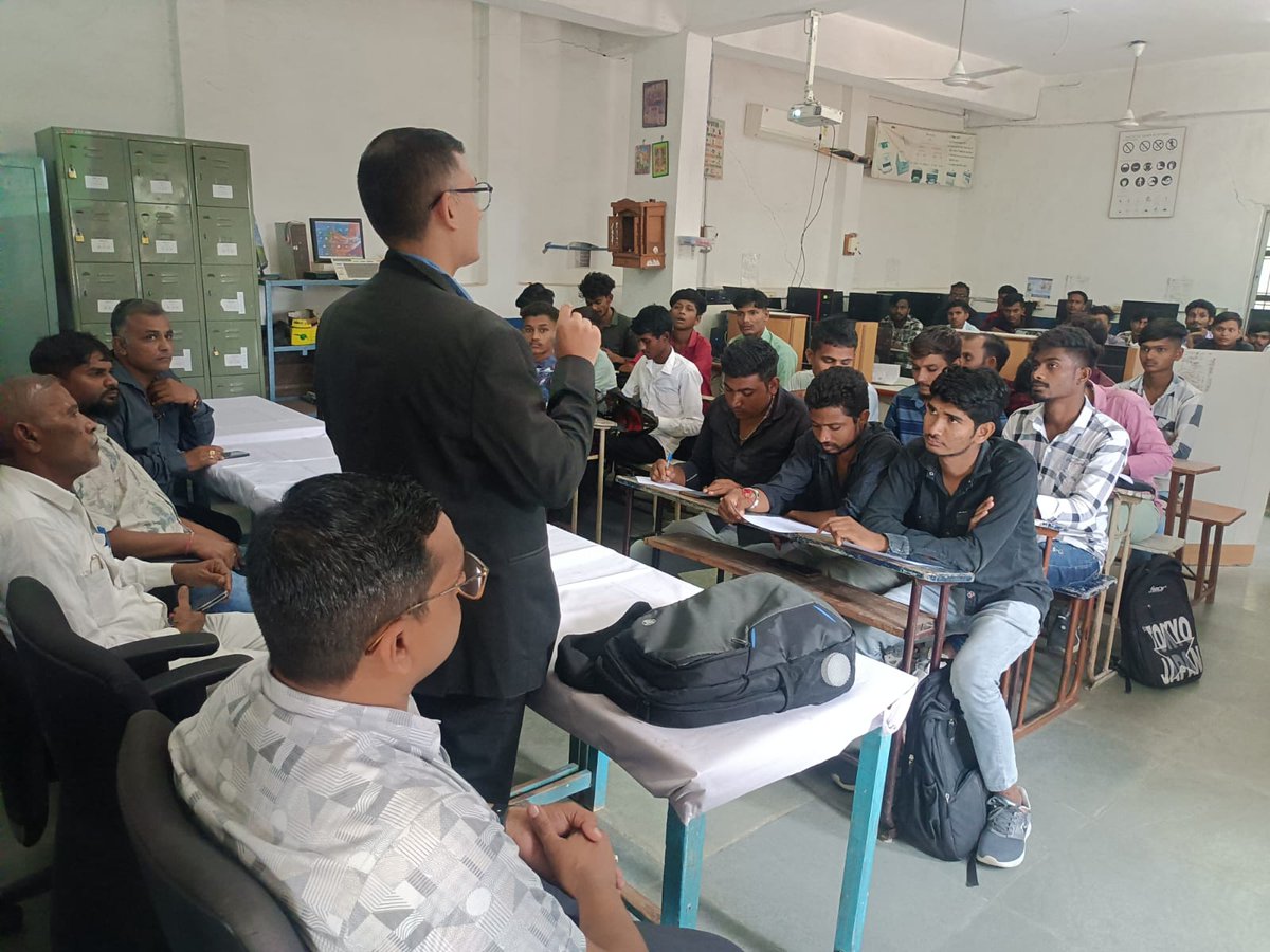 Intelli_Smart's tweet image. IntelliSmart Infra's Student Training in Electrician Program (STEP) at ITI Fagvel, Kheda, successfully trained over 50 students in essential, hands-on skills and safety practices for the modern energy sector.This initiative was inaugurated by Fagvel Sarpanch Shri Budhabhai…