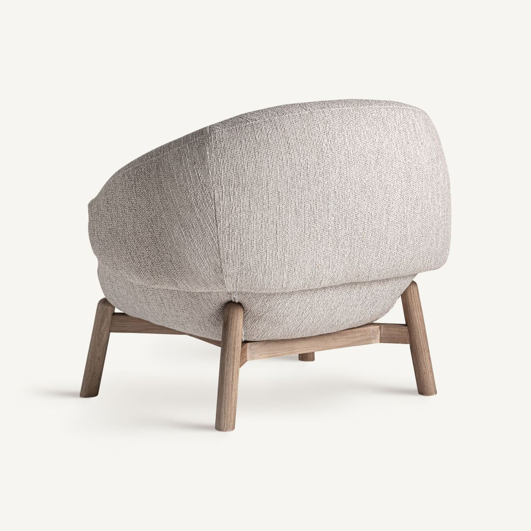 Intenseonline's tweet photo. Uma poltrona que combina conforto e elegância em cada detalhe.  Com um design envolvente e intemporal, é a peça ideal para transformar qualquer espaço num ambiente acolhedor e sofisticado ✨

Poltrona Jacquard
https://t.co/I4dHN3uV9q

#poltrona
#salaestar
#fyp
#intensemobiliario https://t.co/VXkYKqvS0O