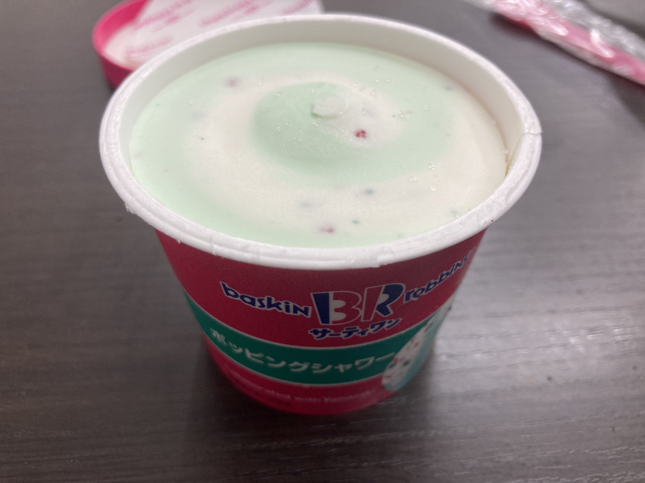 ポッピンシャワー ホワイトチョコ風味×ミント風味×ミックスベリーが絶妙にマッチ