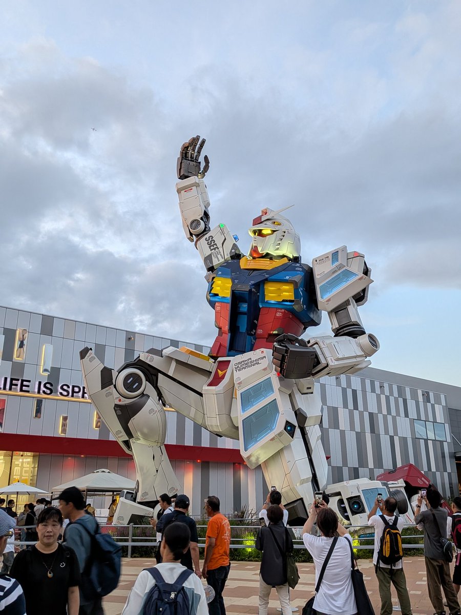 でけーなガンダム