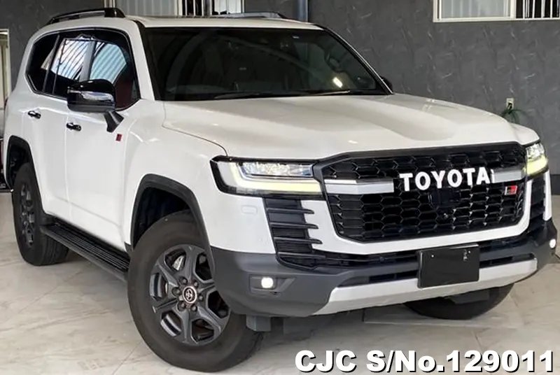 Car_Junction's tweet photo. 2022 Toyota Land Cruiser for Sale at Car Junction! 🚙
✨ Color: Pearl | Transmission: Automatic
⚡ Engine: 3.3L Diesel | GR Sport Package

WhatsApp: https://t.co/YgGz8rxERf
Visit at : https://t.co/x2tWe0t8ju

#ToyotaLandCruiser #LandCruiserGRSport #CarJunction #SUVDeals https://t.co/YbPv0qhXUi