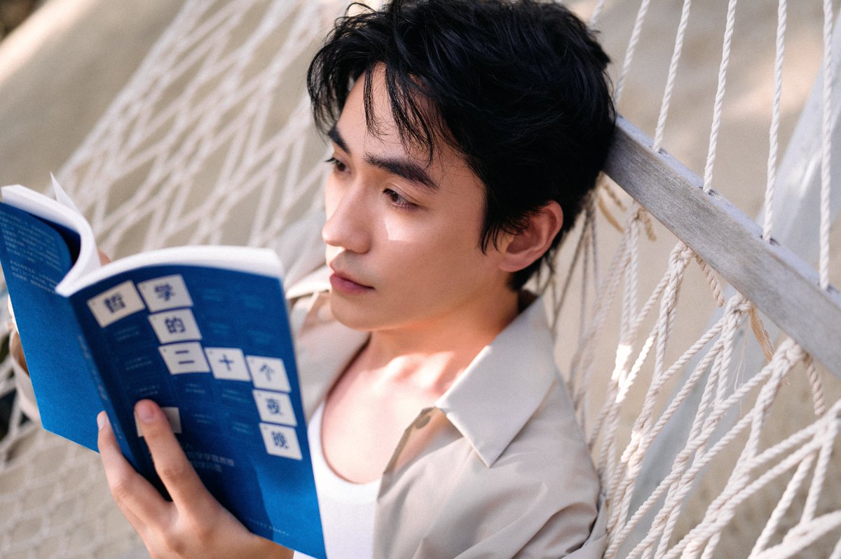 wenella_subs's tweet photo. /1 Sept 26 Zhu Yilong Studio: "Surrounded by sunshine, beaches, and islands, you can become one with nature, immerse yourself in it, and experience the pure joy of travel."

Zhu Yilong in Mauritius 

#ZhuYilong #朱一龙 #朱一龍 https://t.co/BIrDAH4SX9