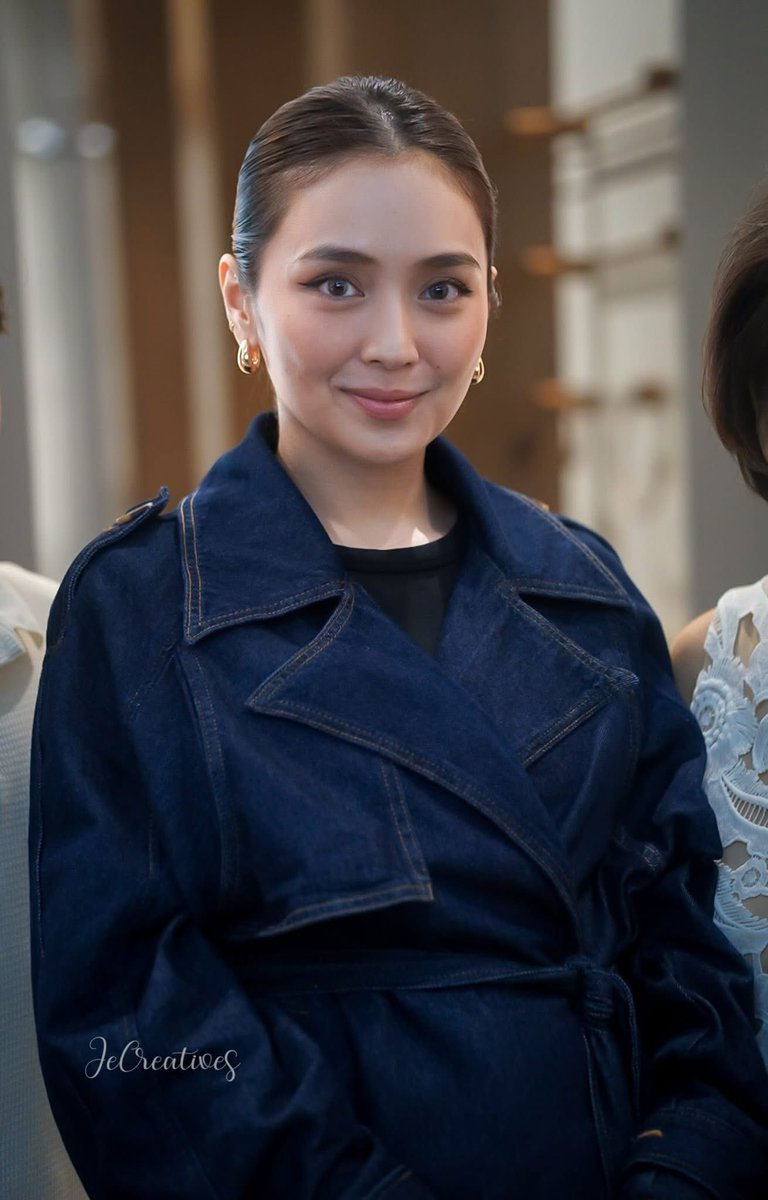 aquende71174's tweet photo. Napaka ganda at ang fresh!
Congrats #KathrynBernardo
sa new business mo!Love you mahal @bernardokath 👸🏼

C/o photo https://t.co/Vo9s6WQioK