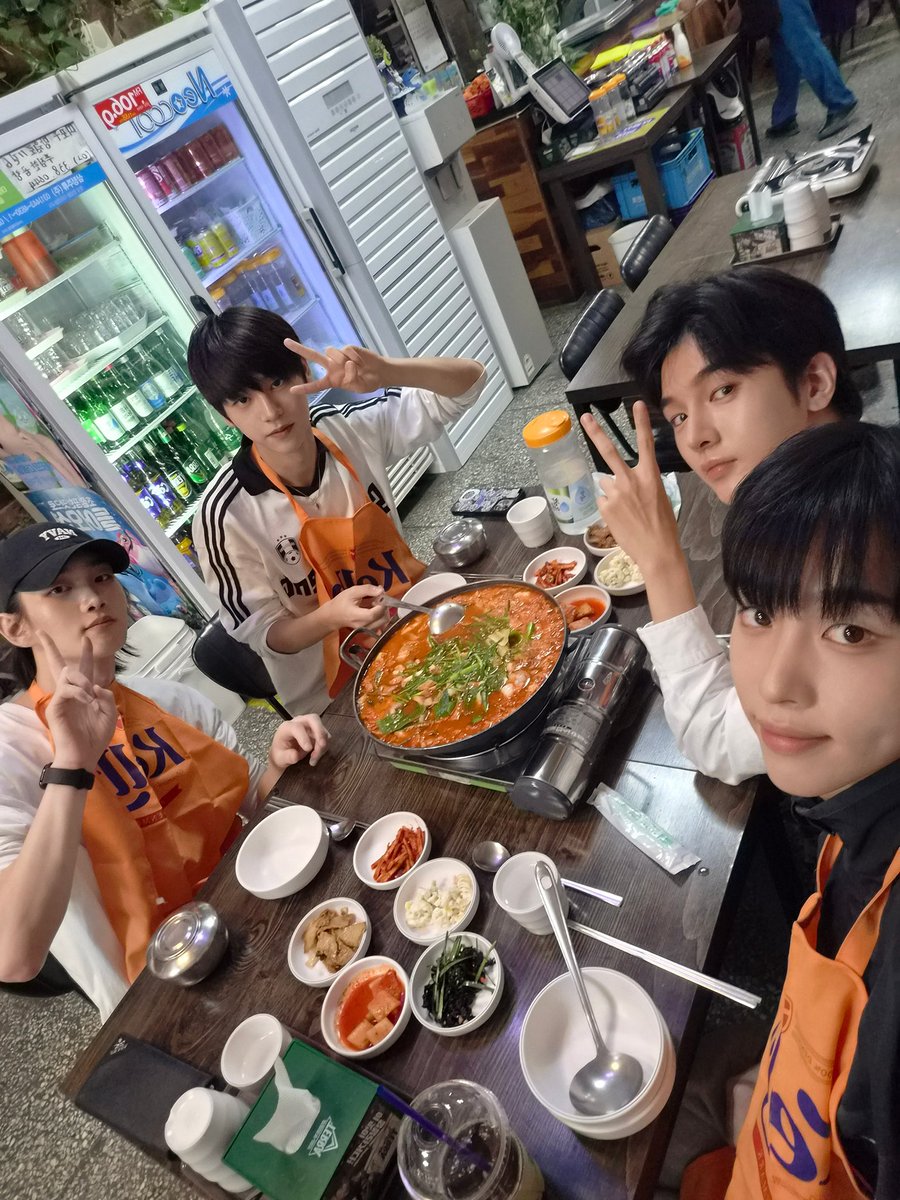 창욱이 오랜만이잖아🥹