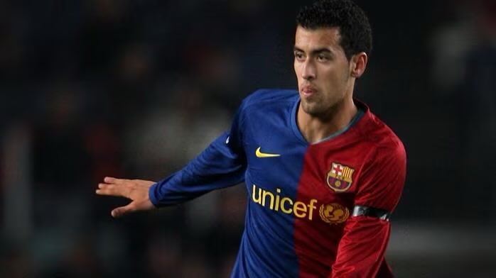Kulturlesite_'s tweet image. 🚨 SERGIO BUSQUETS annonce qu’il prendra sa RETRAITE à la fin de l’année 2025 !!

🔵🔴 FC Barcelone : 
▫️9 Liga
▫️7 Coupes d’Espagne 
▫️7 Supercoupes d’Espagne 
▫️3 Ligues des champions
▫️3 Supercoupes UEFA
▫️3 Mondiaux des clubs

🇪🇸 Espagne : 
▫️1 Coupe du Monde (2010)
▫️1 Euro…