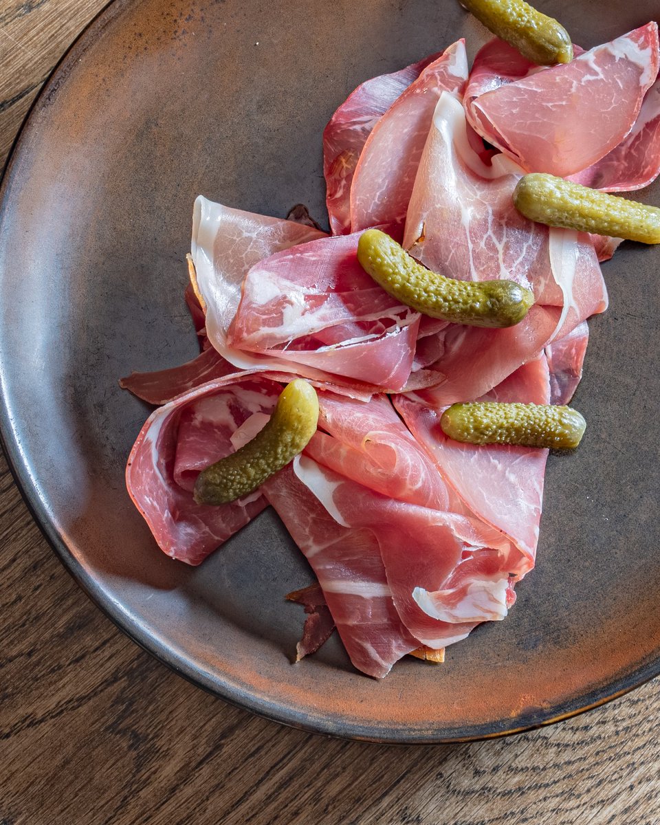 JamieLedwith's tweet image. Not saying I like gherkins but...

#foodfriday #photography