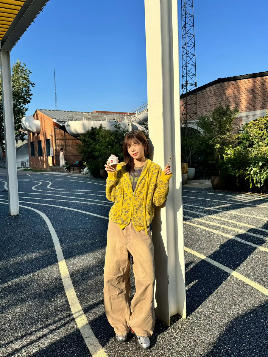 vvino_o's tweet image. แค่ยืนหายใจยังหล่อเลย

#乔一鱼 #QiaoYiYu #Gen1es