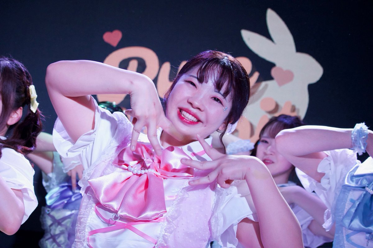 miicha__1208's tweet image. .

この界隈に飛び込んで2年！✧︎*。

素敵な景色をたくさん見せてくれて本当にありがとうございます！

いつまで見られるかわからないけど…
この素敵な景色を見るためにこれからも頑張ります🐇🫧

#アイドルコピーダンスの日 
#ぴゅあらび #PureRabbit 

.