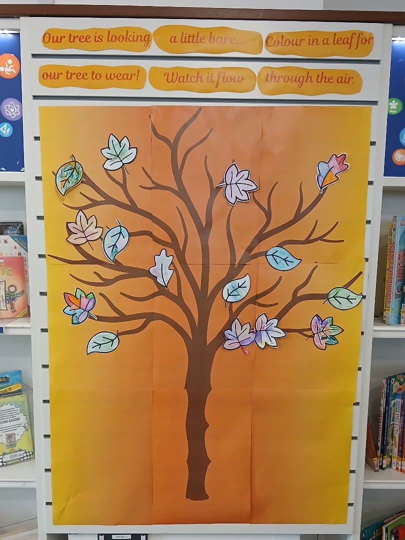CobhamLibrary's tweet image. Our tree is looking a little bare. Colour in a leaf for our tree to wear! Watch it flow through the air.
Help us to bring our autumnal tree to life at Cobham Library! #autumntree @SurreyLibraries