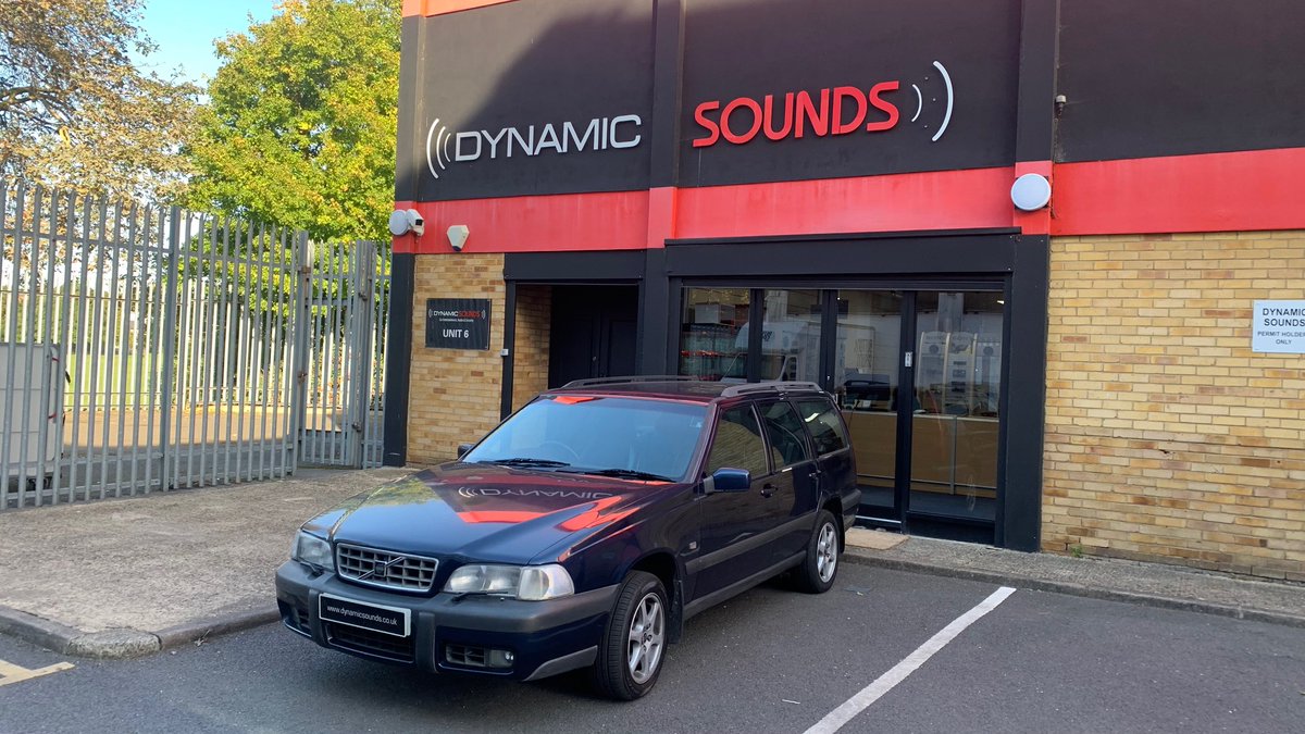 dynamic_audio's tweet image. Today we have a @VolvoCarUK V70 1998 model here for a stereo upgrade.

This time we chose the new wireless model from @Kenwood_UK , the DMX6523DABS. 

Combined with the @Connects2  fitting accessories we were able to install the stereo.

End result is another great install.