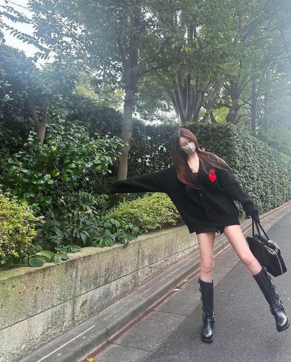 kawaiikawaiiv's tweet photo. 来週からまた気温が落ち着くみたいだし、早くダレノガレ明美ちゃんの秋服真似したい🍂🖤 https://t.co/eNRFocrowQ