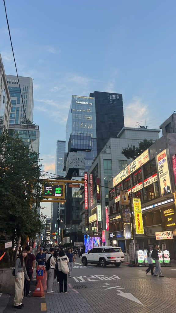 Seoul is more beautiful than your city👀