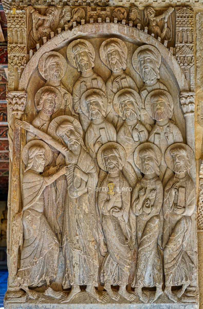 Relieve de la "Duda de Santo Tomás" del claustro del Monasterio de Santo Domingo de Silos (Burgos). Esta pieza está considerada como una de las más altas cimas de la escultura románica en España
#BuenosDias #FelizViernes