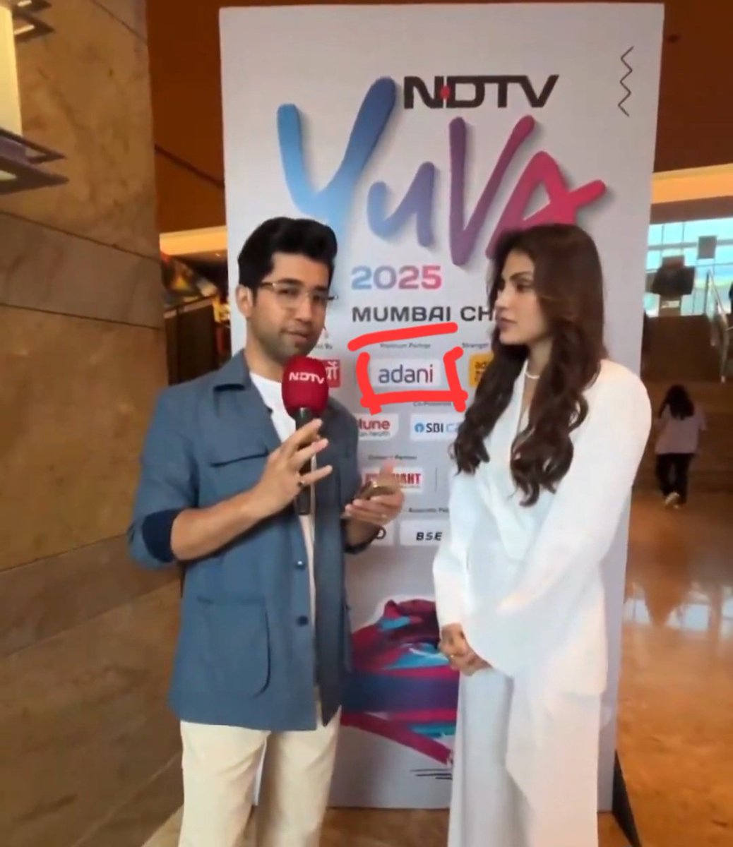 Yasmin2186's tweet image. NCB chargesheeted Drug peddler Rhea Chakraborty has become 'Youth Icon' in Modiji's #NewIndia... Next is what? Will she be facilitated with an award by @BJP4India @Dev_Fadnavis @narendramodi @AmitShah 😑
ED CBI Accountable InSSRCase
#ArrestRheaChakraborty…