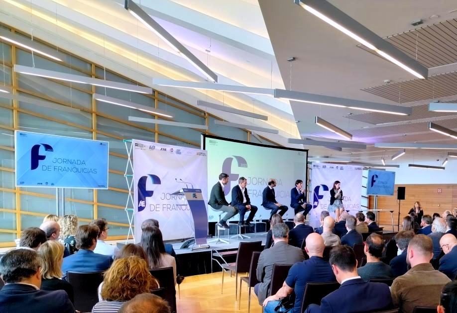 Las franquicias aragonesas ya suman 56 enseñas, más de 9.500 empleos y casi 1.000 millones de facturación anual. Desde AFA celebramos este crecimiento que demuestra el valor del modelo franquicia como motor económico y de oportunidades en Aragón.