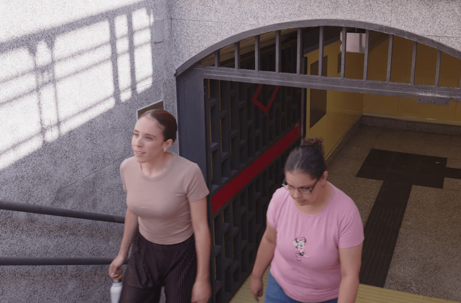 🍀<a href="/Plenainclusion/">🍀 Plena inclusión</a> muestra cómo el dinero público mejora la vida de personas con discapacidad intelectual.
Apoyos como asistentes, empleo, hogares y ayuda para madres y padres marcan la diferencia.

🔗 plenainclusion.org/noticias/una-c…

#Inclusión #Derechos