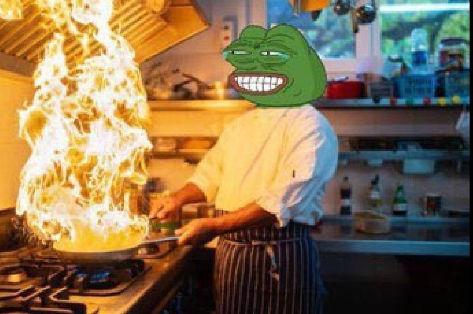 KayodeO84355423's tweet image. If dem kiss you e dey sound like screenshot 😹❤️