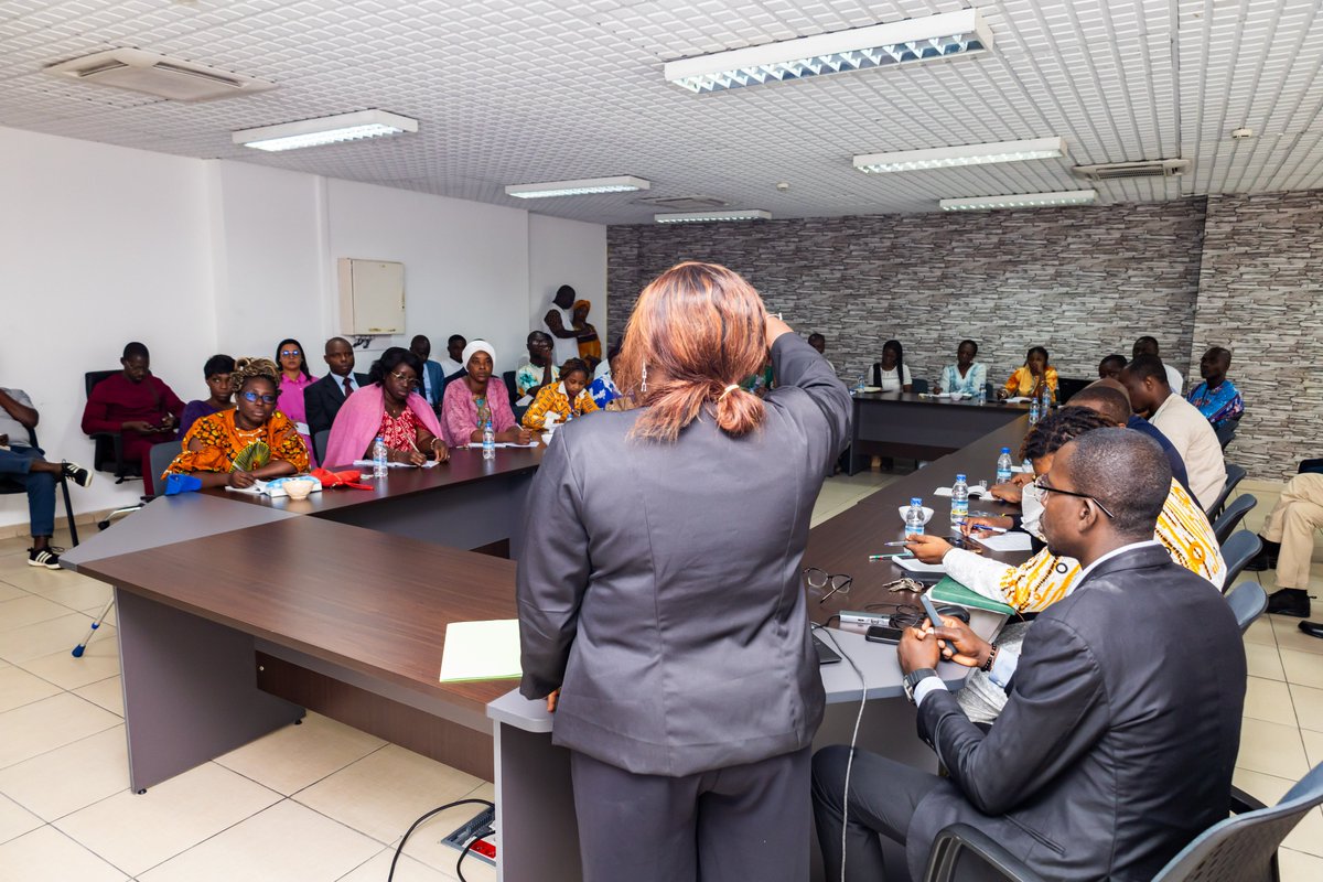 MINCOM_CI's tweet image. 📚 Le 26 sept. 2025, le Ministère de la Communication a organisé une formation sur la gestion et l’archivage des documents administratifs.
Objectif : renforcer compétences, traçabilité et transparence pour une meilleure gouvernance documentaire.
#CommunicationCI #Archives