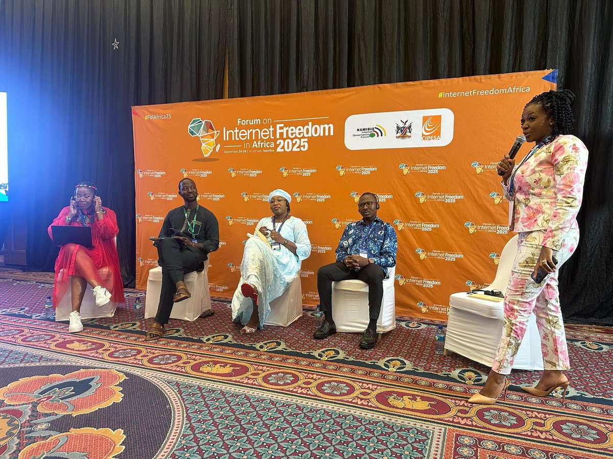 ablogui's tweet image. 🌍 L’#ABLOGUI au #AfIGF2025 / #FIFAfrica2025 : co-animation du panel « Des hashtags à la politique » (#YDCatFIFAfrica) sur droits numériques &amp;amp; jeunesse.
👇👇🏻👇🏼👇🏽👇🏾👇🏿 facebook.com/share/p/19kYmv…
 #YouthDemocracyCohort⚡️Propulsé par la Digital Democracy Initiative @YouthCohort #kibaro