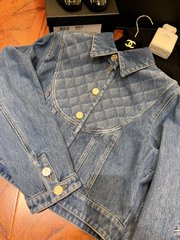 👭 女子会＝食べて、飲んで、買い物三昧！
彼女がいれば、お金がなくても楽しい😆
「これ、絶対似合うよ！」今日はこのセリフを一番多く聞いたかも👗