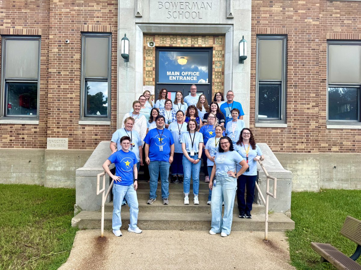 sydneyrendean's tweet photo. @BowermanStars staff so appreciated @HoganLandTitle providing a fantastic meal for SPS University Night! Thank you for being wonderful community partners! https://t.co/SmUyacmEJr
