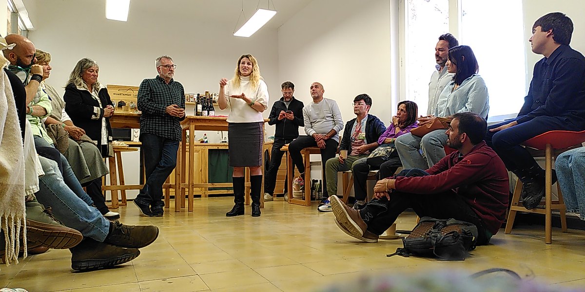 infoqpuntocom's tweet image. Éxito total! Espacio para la cooperación imperdible. Facilitadores del conocimiento entre profesionales y empresas, identificando proyectos que puedan sinergizar #negobide #LGKR25 #kuartango