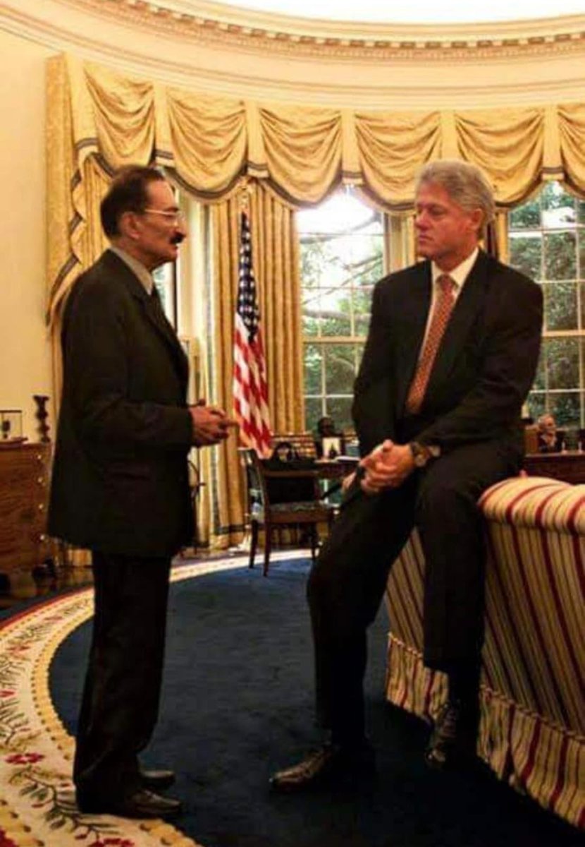 İKI FOTOĞRAFA YAN YANA BAKINCA ÖZGÜR ÖZEL’IN ÇATLAMAMA IHTIMALI SIFIR…

HARBI SÖYLEYIN TWIT ALEMI 
KİM BAŞARILOYDI?