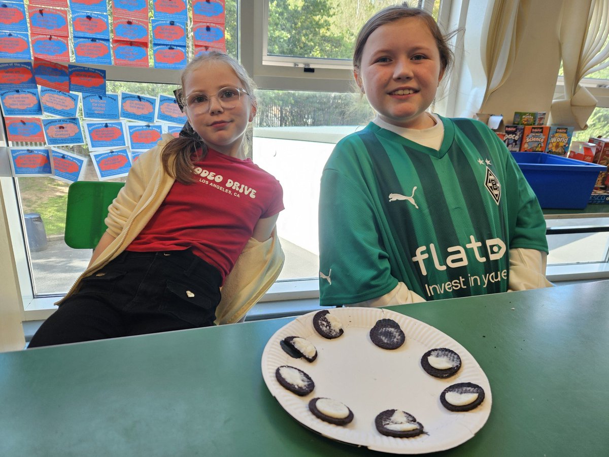 ctrps1's tweet image. Mr Campbell’s class have been over the moon 🌕 today—literally! They&apos;ve been learning all about moon phases and even made an edible version to bring the science to life.🍪🌗 

#STEMLearning #MoonPhases #HandsOnScience