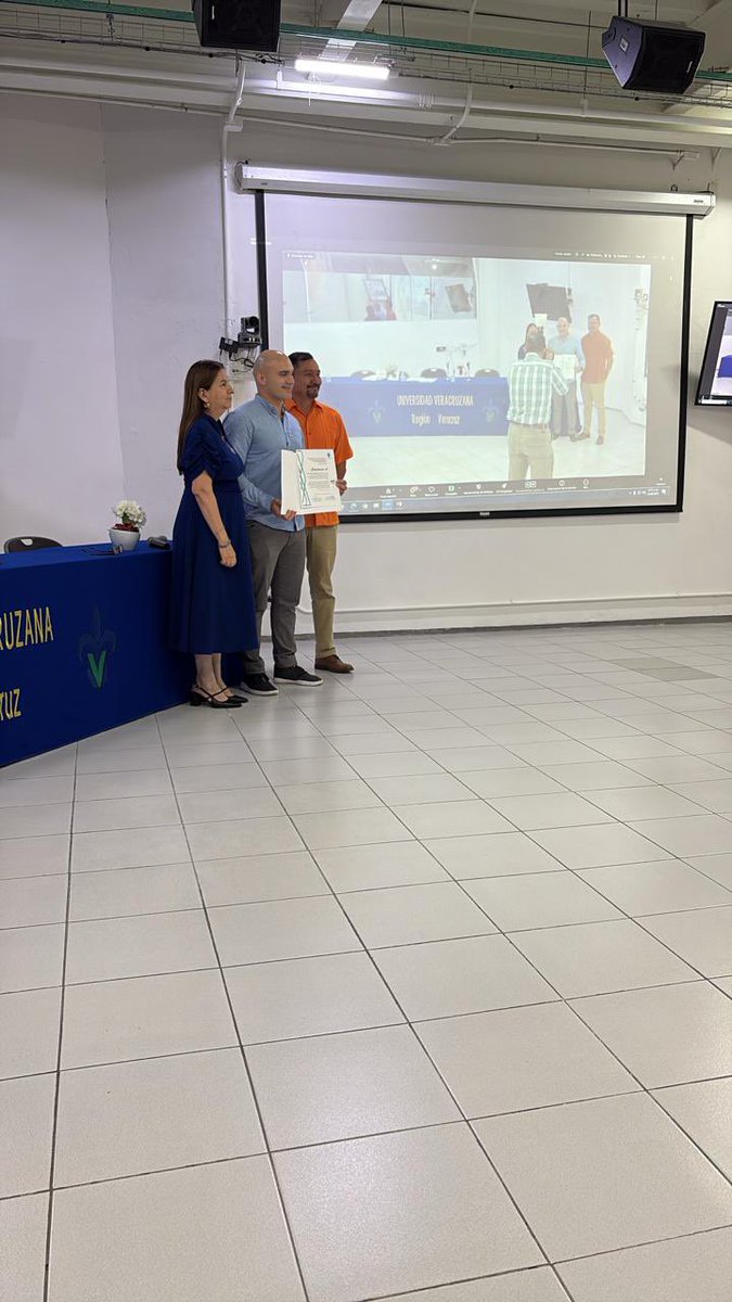 Un gusto haber participado como moderador en el 2o Congreso Internacional Multidisciplinario en Investigación Educativa en mi casa la #UV