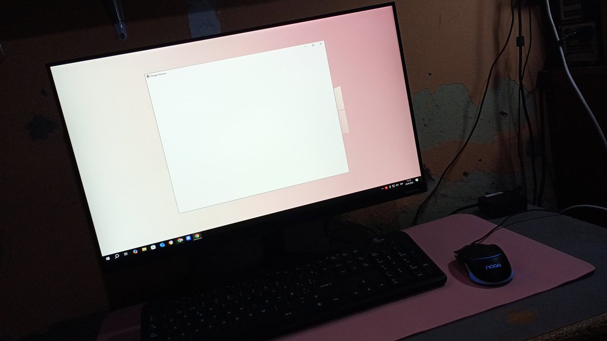 NO ESTOY ACOSTUMBRADA A UN MONITOR TAN GRANDE ME QUEDO CIEGAAA