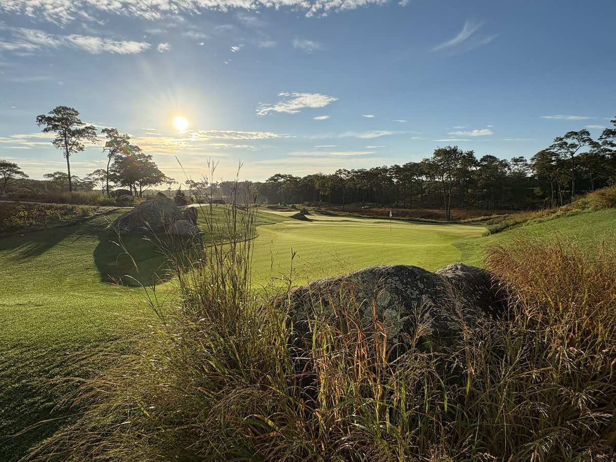 PatJonesTweets's tweet image. Happy Friday from Shelter Harbor GC where @CourseCares and I just got the tour from @MichaelDachows2 and did an interview about how he’s used @ProAngleOhio sand from @best_sand so successfully. Video coming soon!