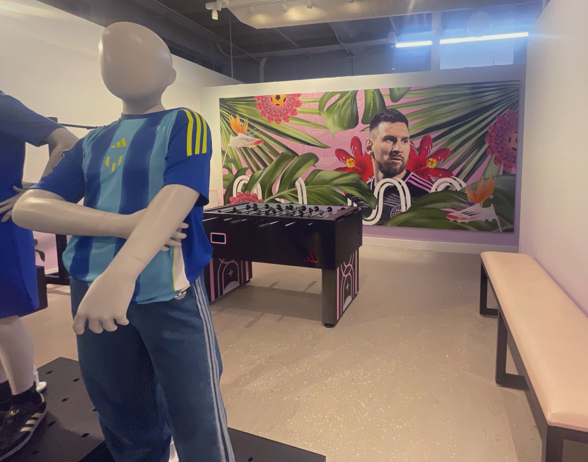 CreativeDays tweet media