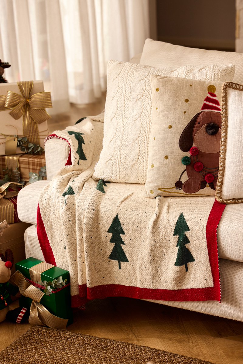 Camicado's tweet image. Já escolheu seus favoritos para o décor natalino?
Diga olá para nossa seleção de almofadas e mantar: is.gd/U3q5jy
Até o Papai Noel vai querer sentar!