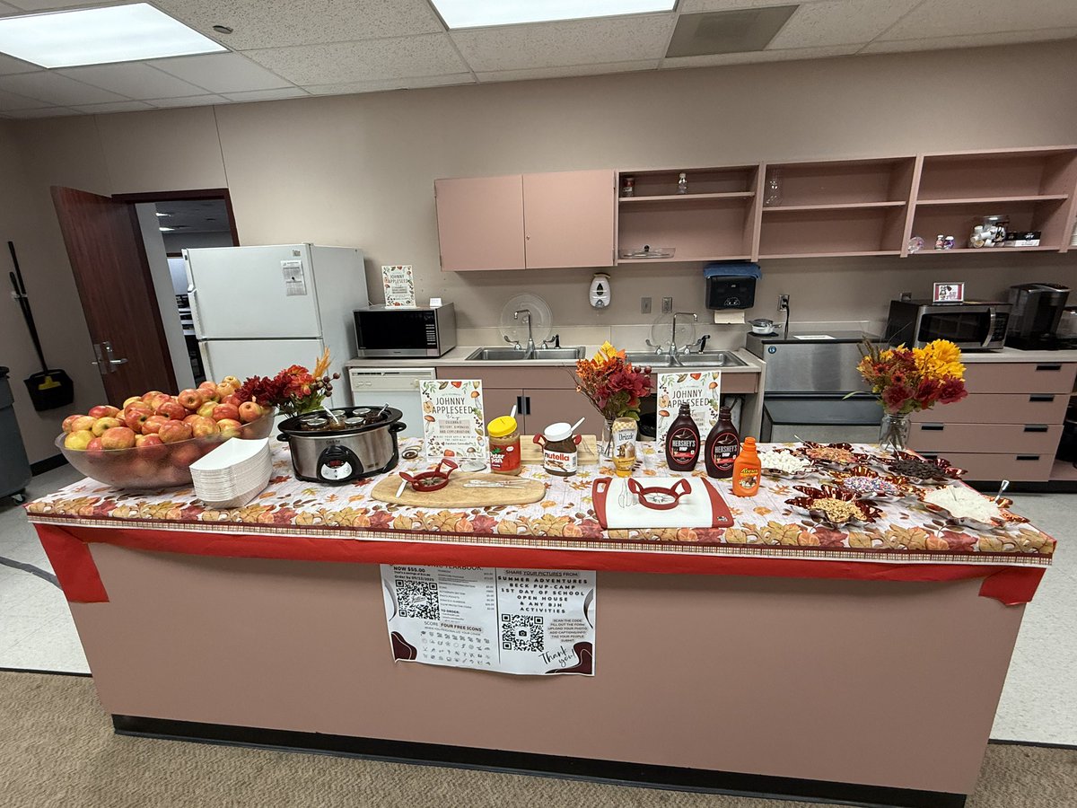 Happy Johnny Appleseed Day! Our Sunshine committee made the staff an apple bar to enjoy this Friday!🍏🍎 #BestofBeck