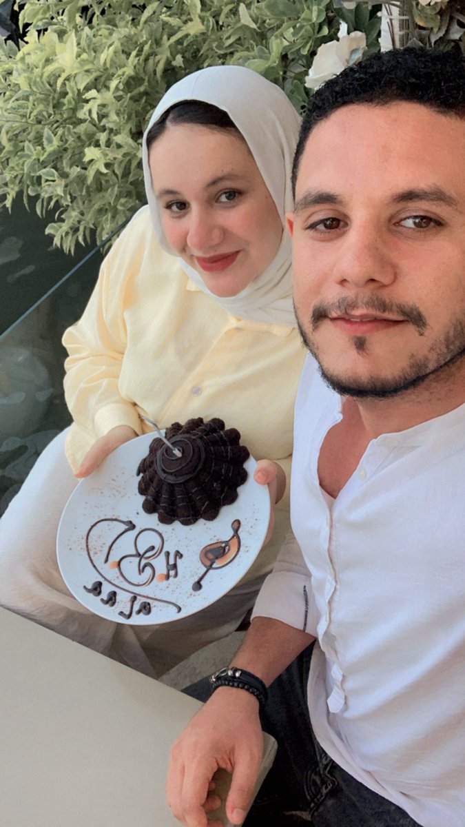 أنا عارفه انك قررت تشيل المسؤليه علشاني وقررت تكبر وتنسي كل رفاهياتك كاراجل وتعيش حياتك عشاني قررت تعمل بيت وتكون أد مسؤليتي وتكبر بيا قدام اهلي شكرا علي حاجه بتعملها عشاني شكرا انك قد كل كلمه قولتها ليا كبرنا في الدنيا دي سوا مبسوطه انك نصيبي اللي ربنا كتبهولي في الدنيا بحبك ♥️